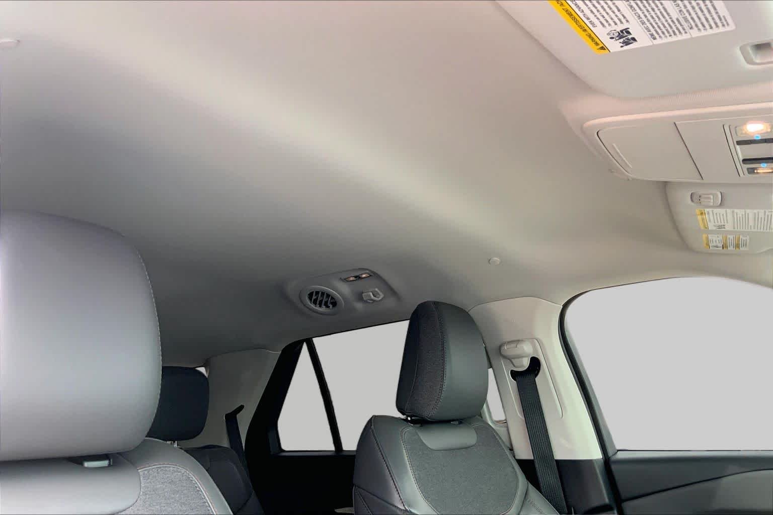 Used 2025 Vapor Blue Ford Active image 14
