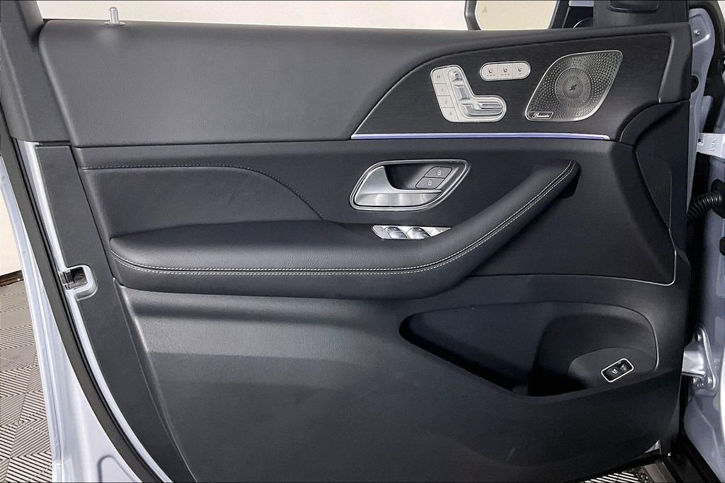Used 2026 Black Mercedes-Benz GLS 450 image 15