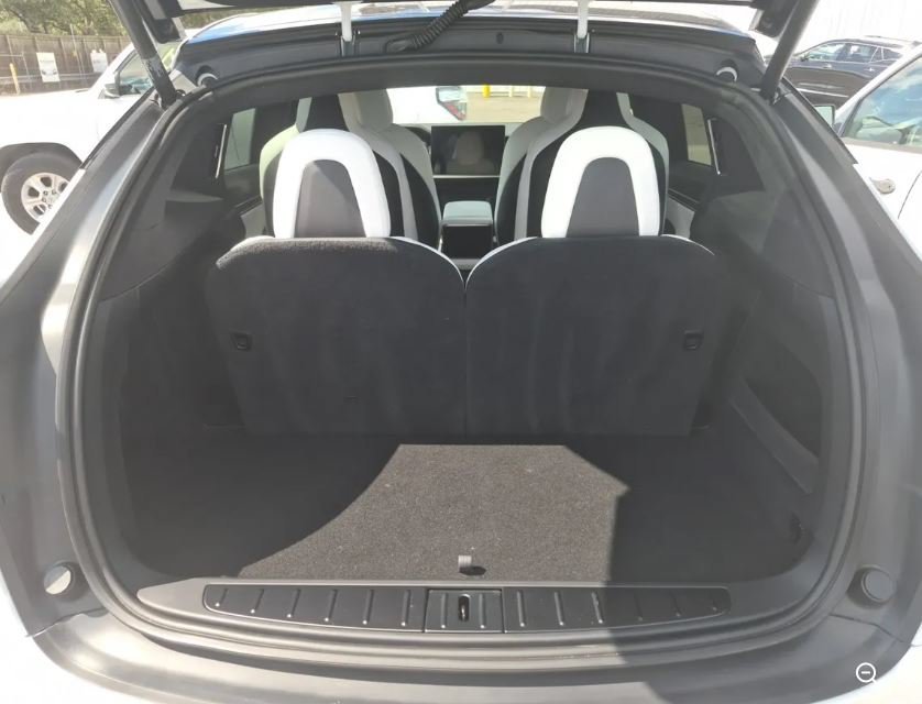 Used 2022 White Tesla Plaid image 9