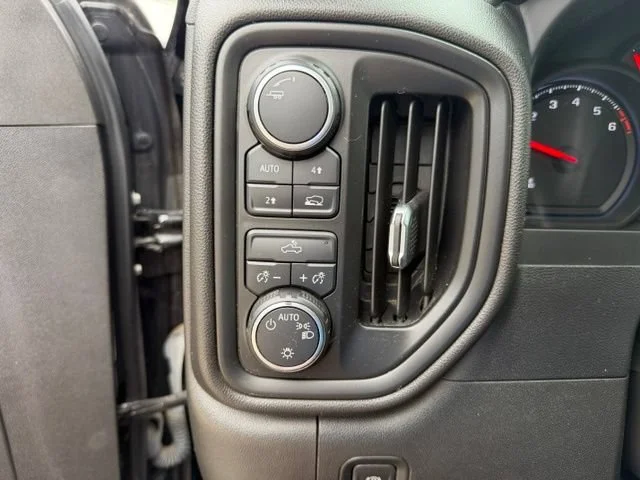 Used 2022 Black Chevrolet Custom image 20
