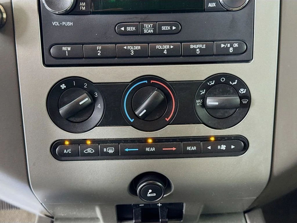 Used 2013 Silver Ford XLT image 17