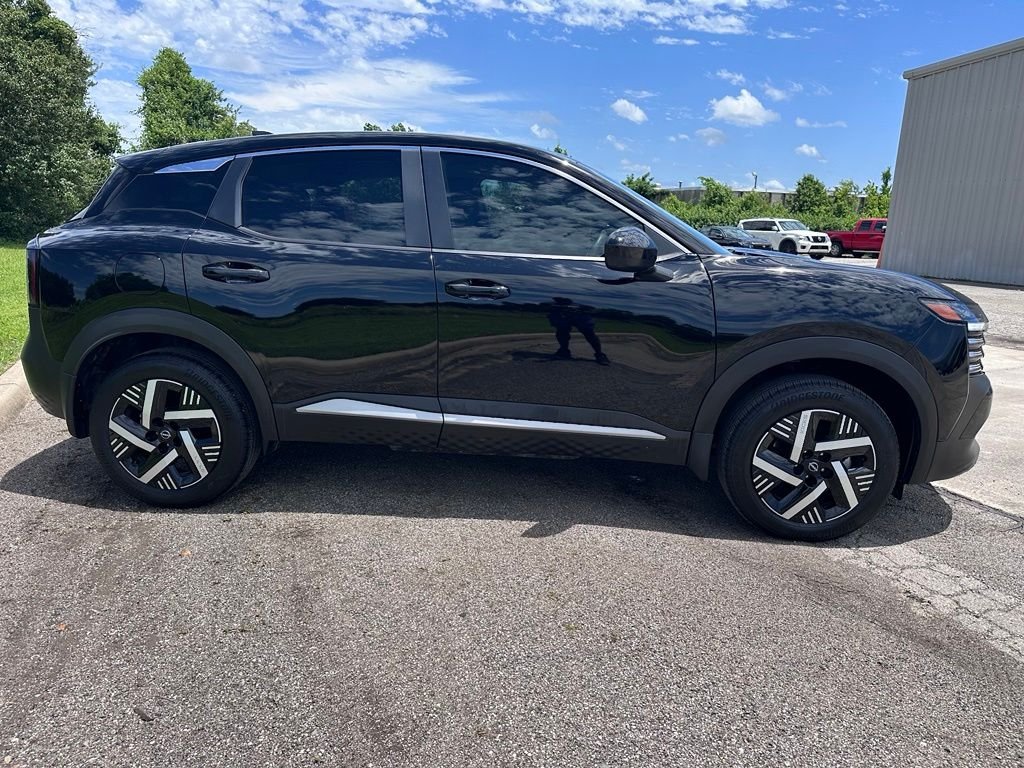 Used 2025 Black Nissan SV image 5