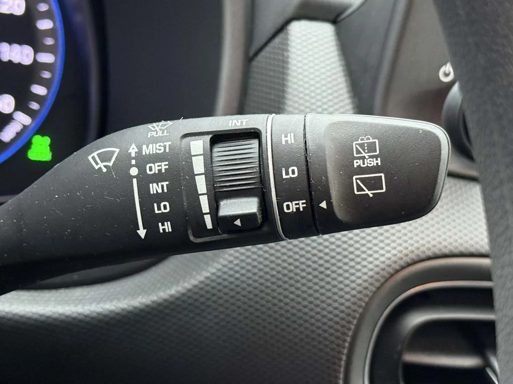 Used 2023 Gray Hyundai SEL image 25