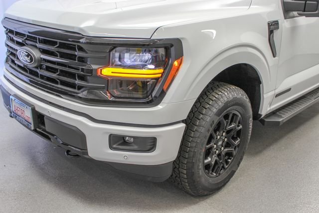 New 2026 Oxford White Ford XLT image 4