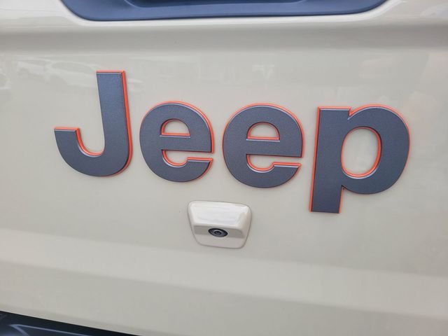 Used 2022 Beige Jeep Mojave image 10