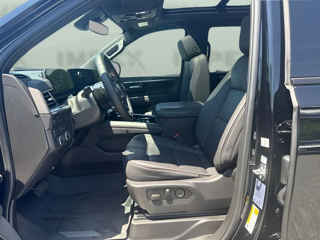 Used 2025 Black Chevrolet RST image 5