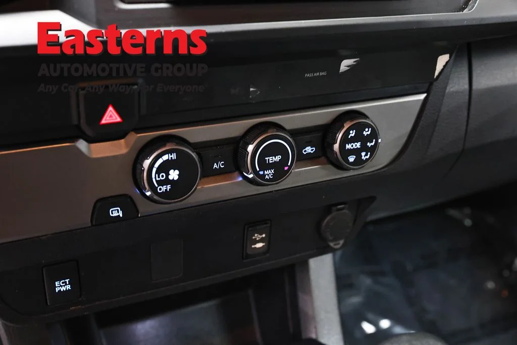 Used 2019 White Toyota SR image 20