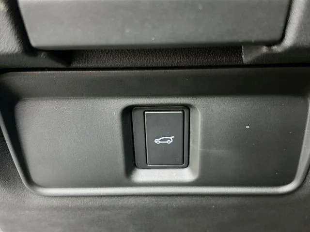 Certified Used 2026  Land Rover S image 32