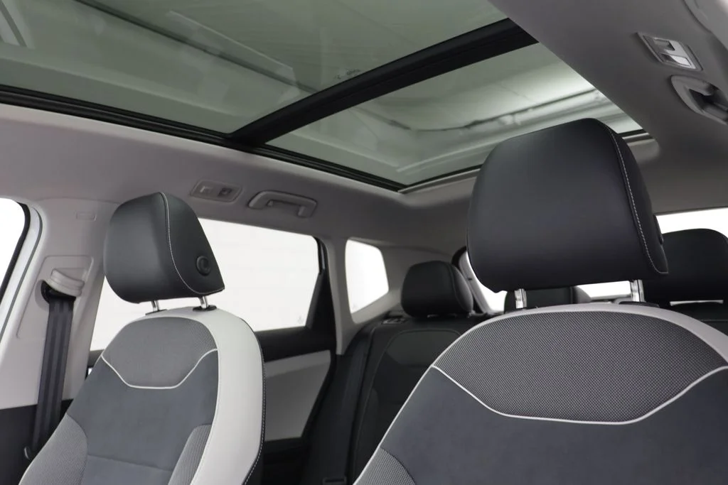 New 2026 Pure White Volkswagen 1.5T SE image 13