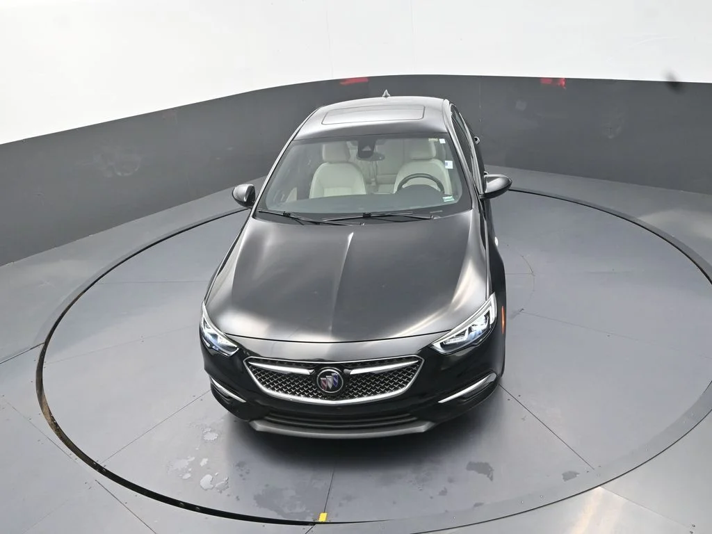 Used 2019 Black Buick Avenir image 15