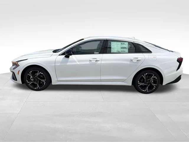 New 2026 White Kia GT-Line image 4