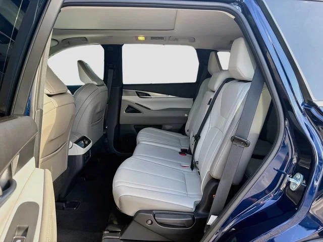 Used 2026 Grand Blue INFINITI LUXE image 22