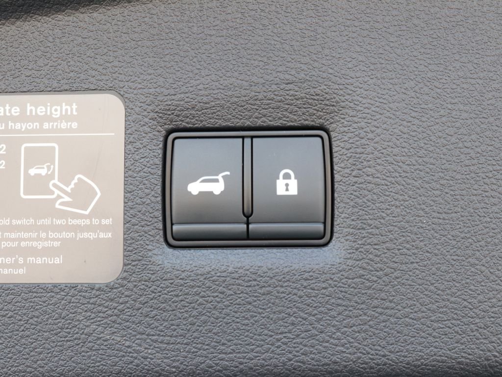 Certified Used 2023 Gray INFINITI LUXE image 39