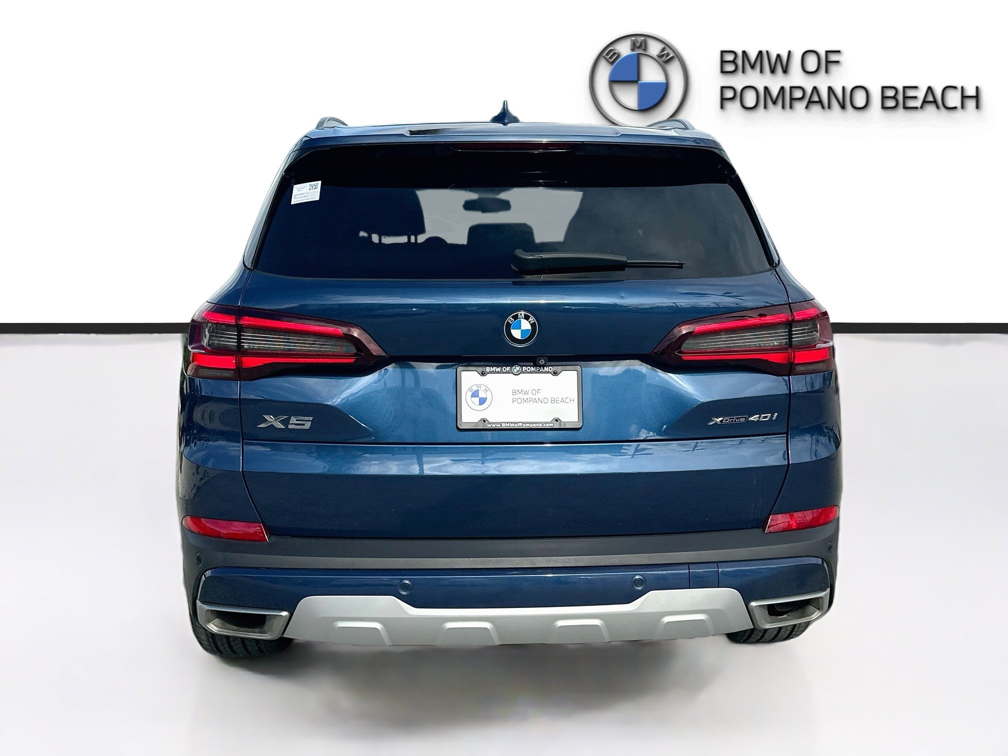 Used 2023 Phytonic Blue Metallic BMW xDrive40i image 6