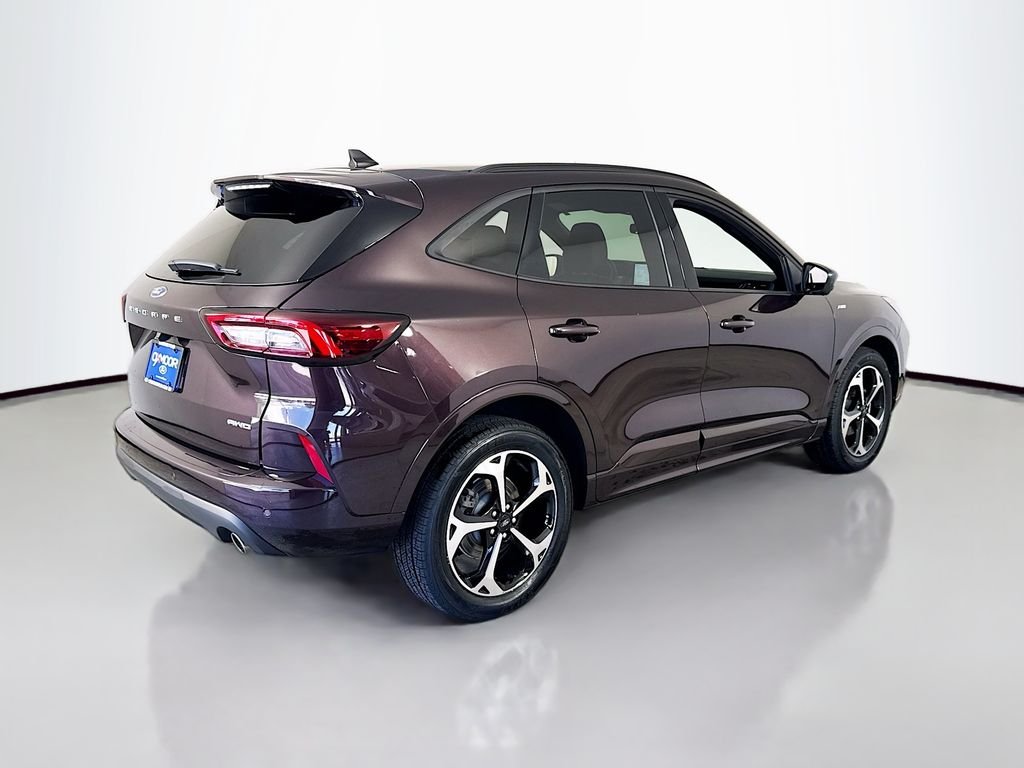 Used 2023 Cinnabar Red Metallic Premium Colorant Ford ST-Line Select image 13