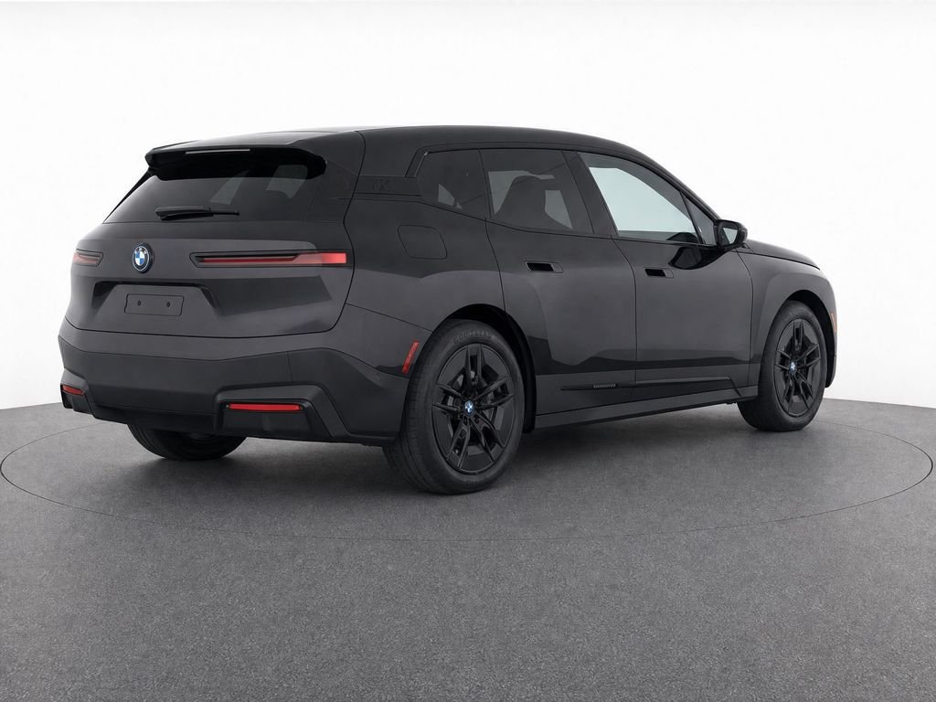 Certified Used 2023 Black Sapphire Metallic BMW xDrive50 image 3