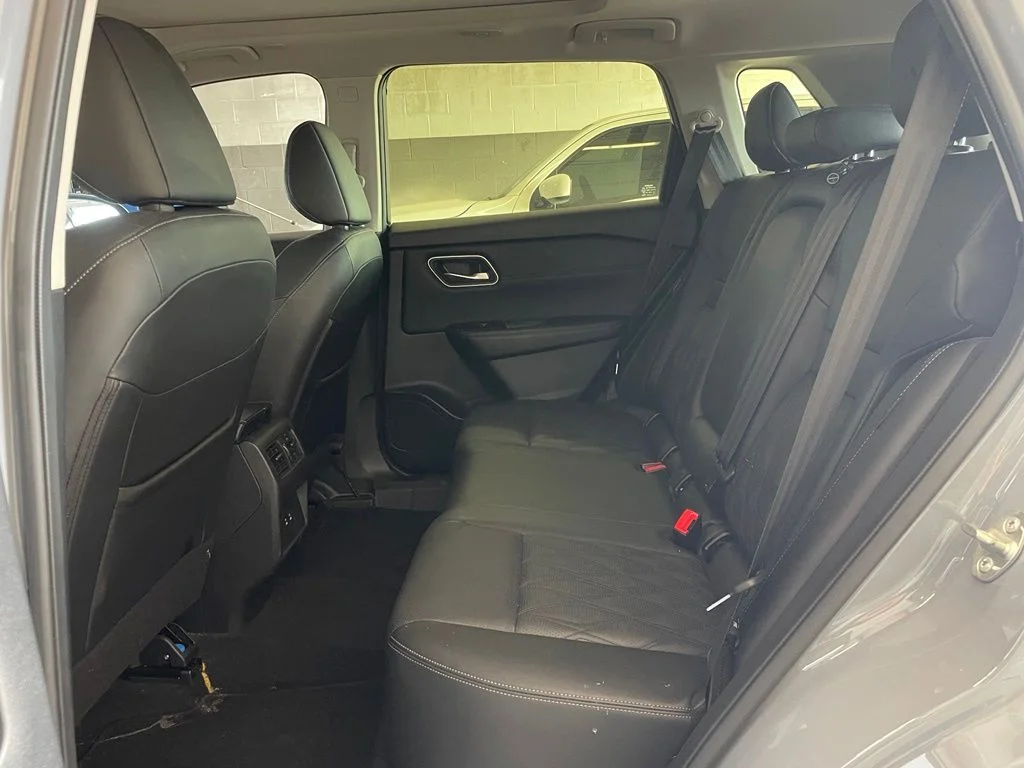 Used 2024 Gray Nissan Platinum image 16