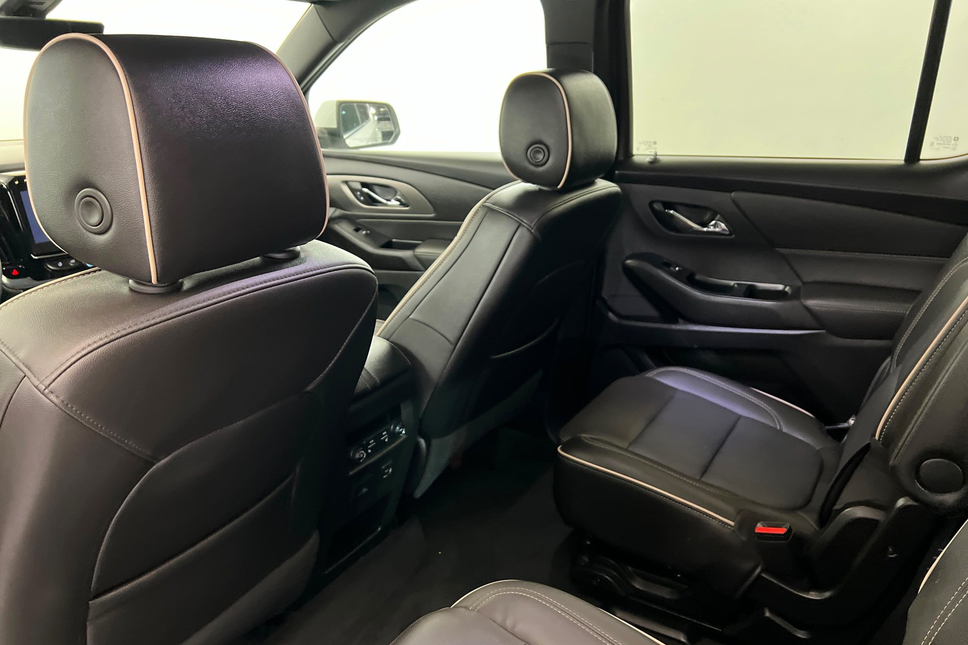 Used 2023 Summit White Chevrolet Premier image 20