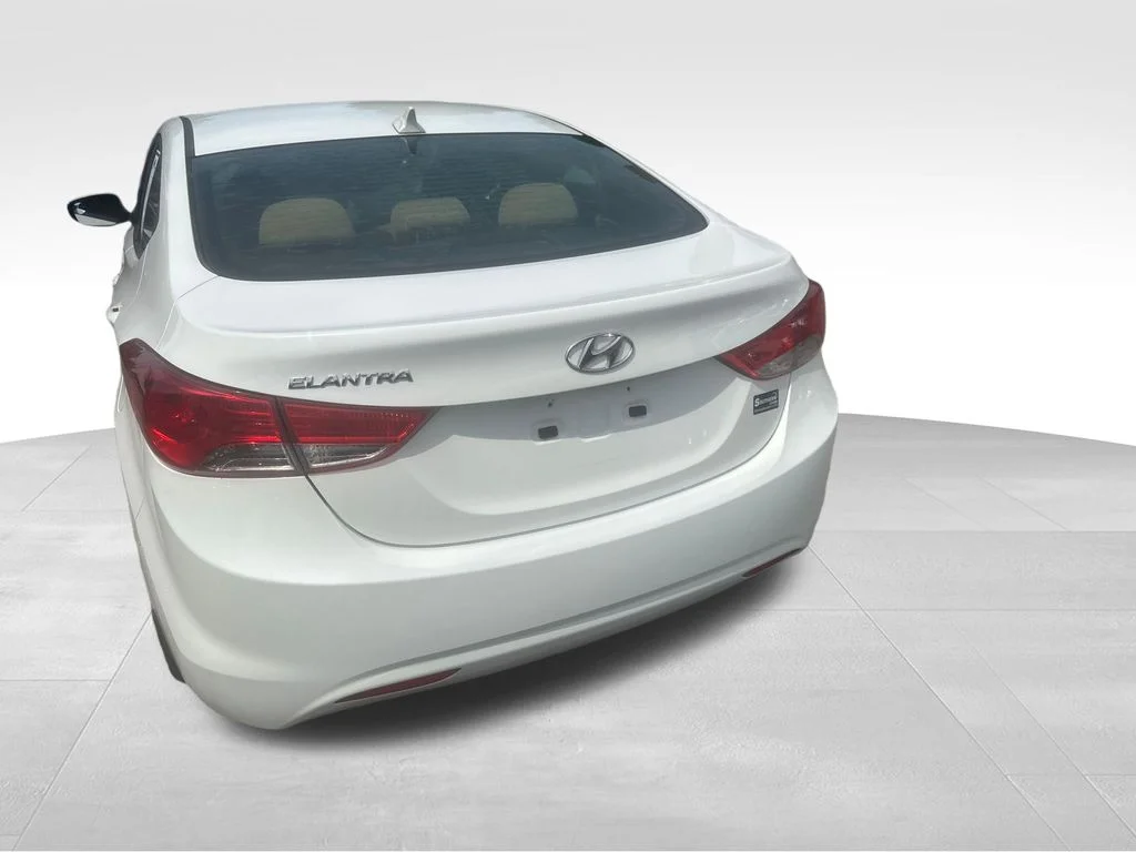 Used 2013 White Hyundai GLS image 19