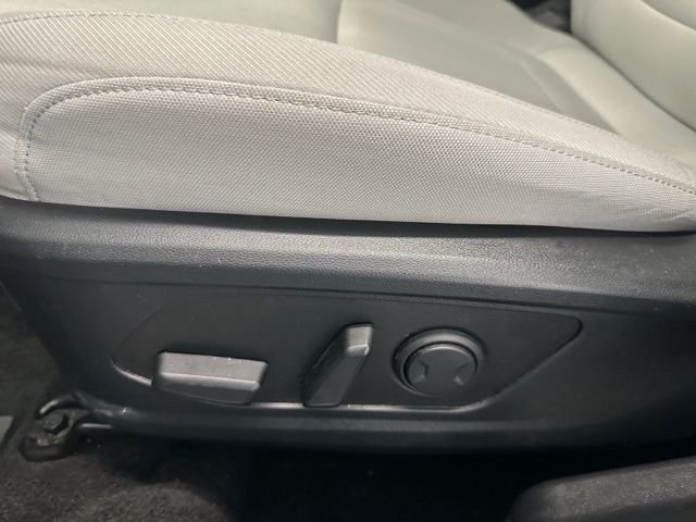 Used 2025 Black Hyundai SEL image 18
