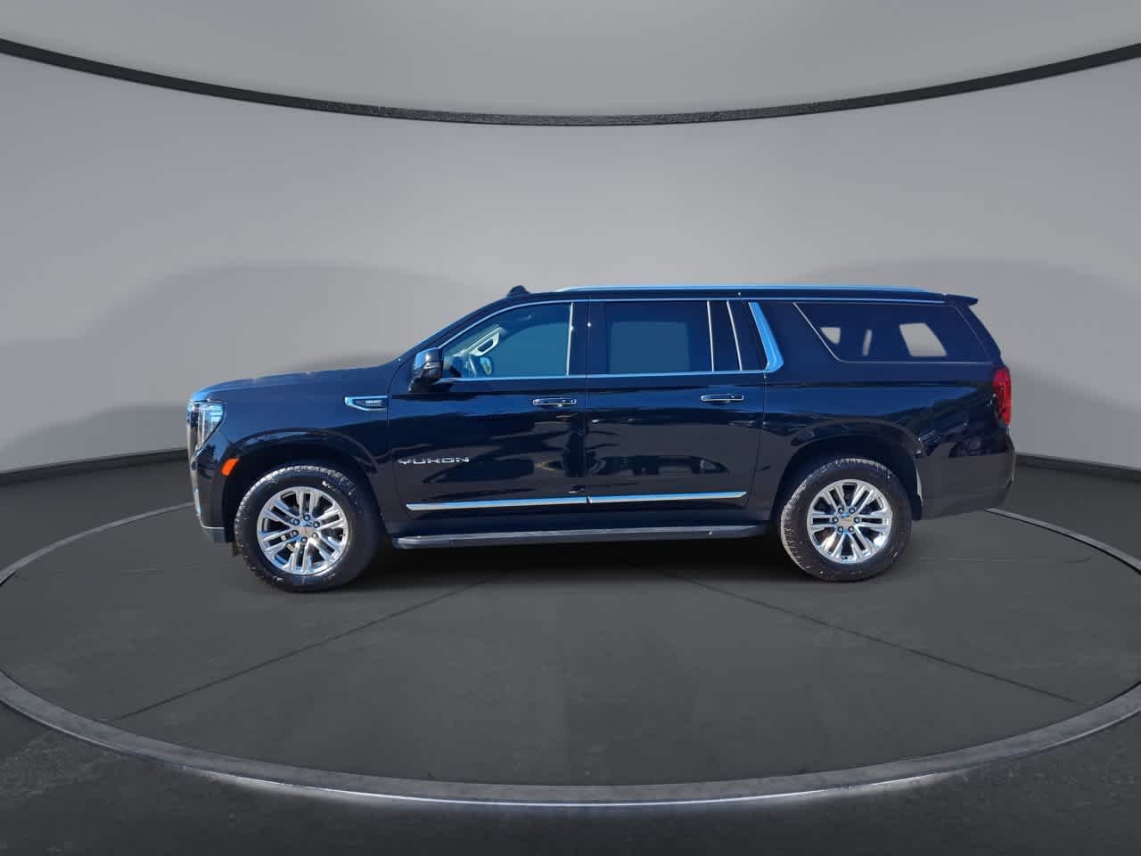 Used 2024 Onyx Black GMC SLT image 5