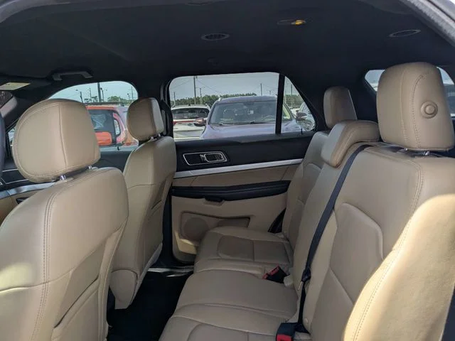 Used 2017 White Ford XLT image 12