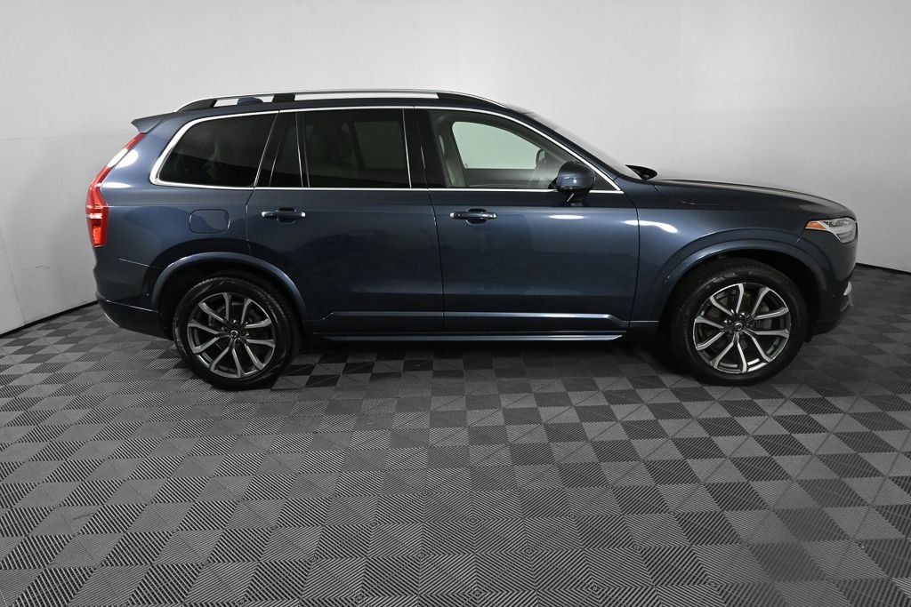 Used 2018 Blue Volvo T6 Momentum image 24