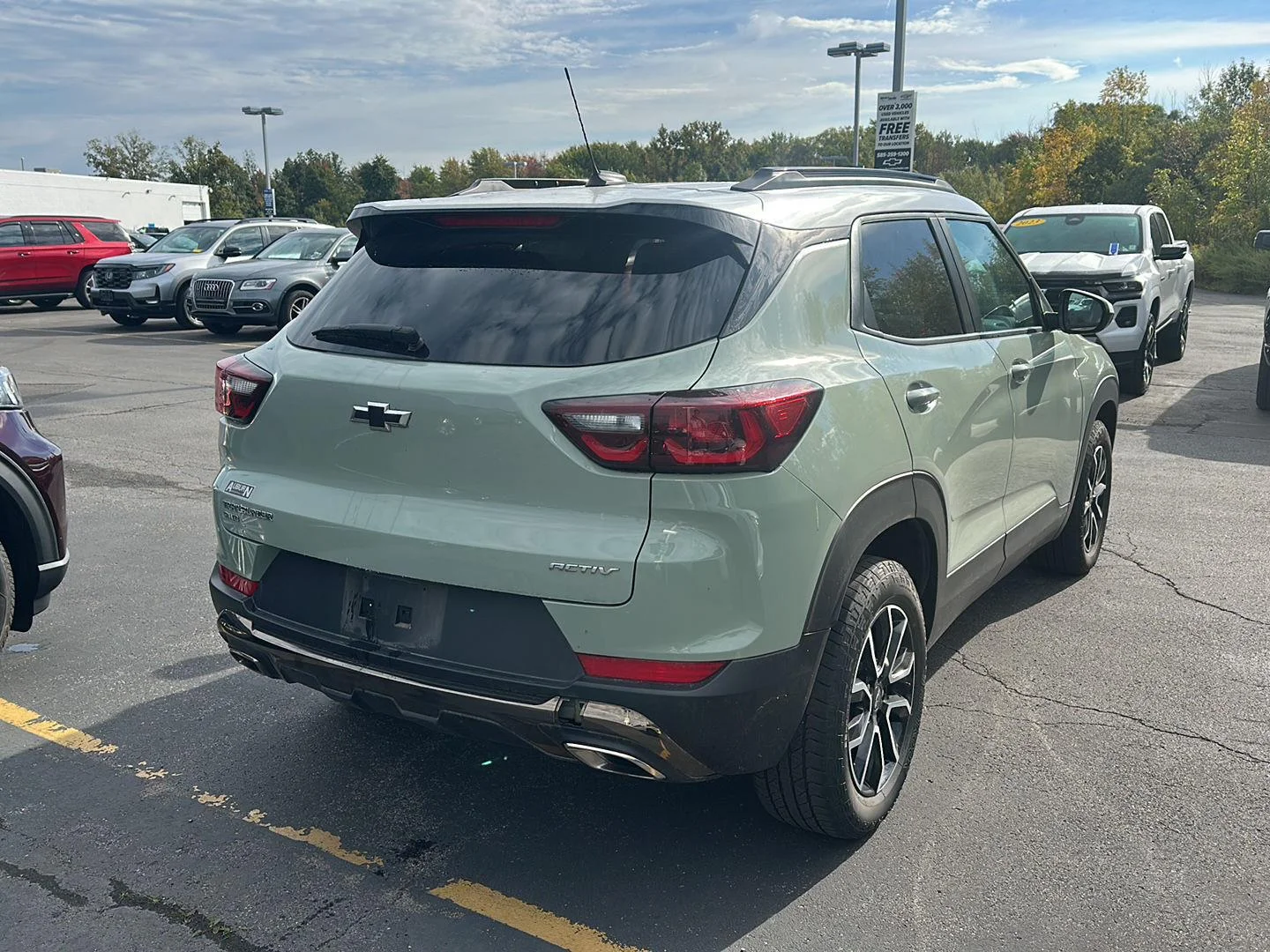 Used 2024 Cacti Green Chevrolet ACTIV image 2