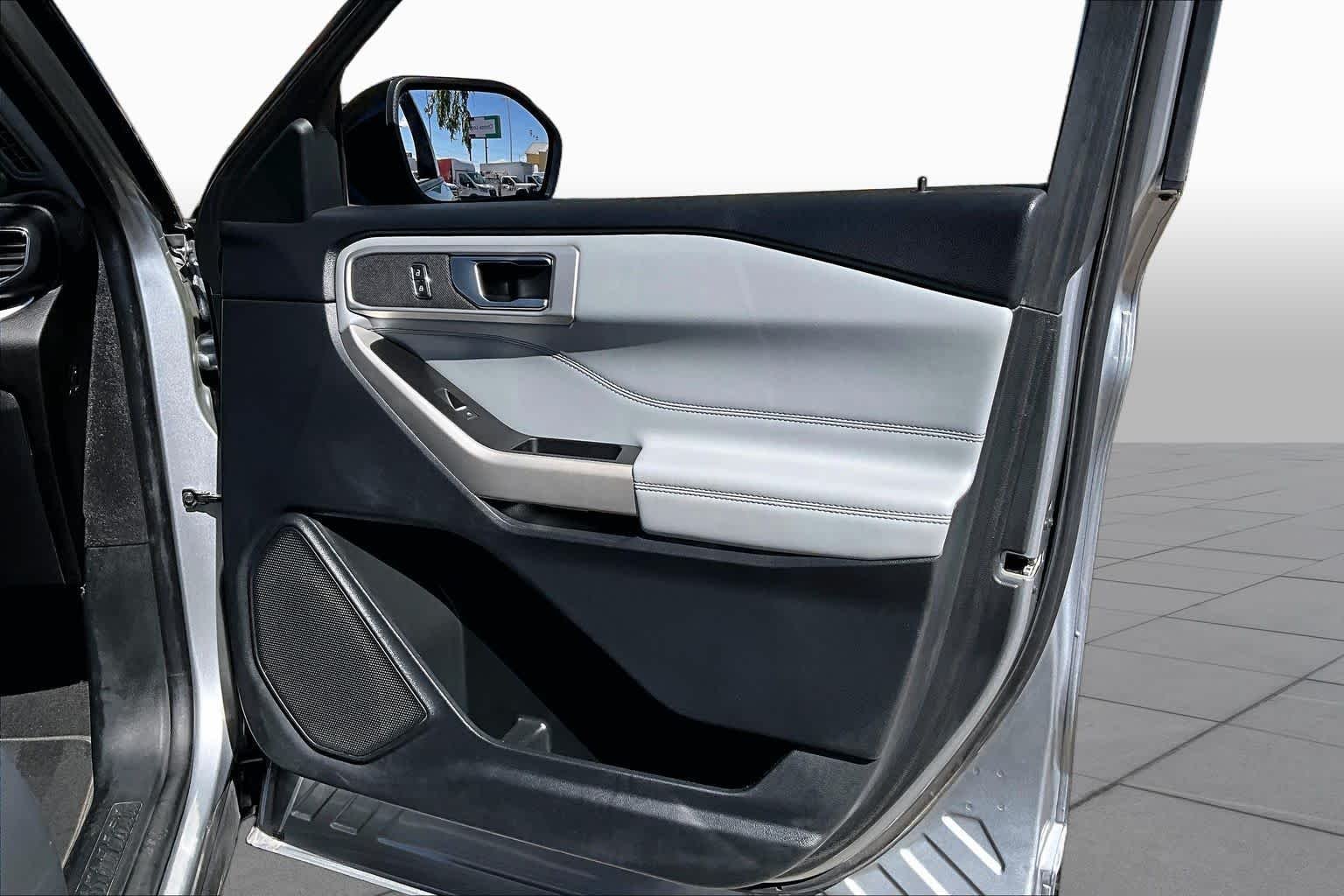 Used 2022 Iconic Silver Ford XLT image 22