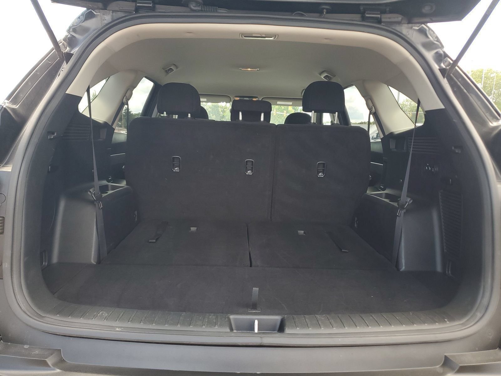 Used 2023 Black Kia LX image 7