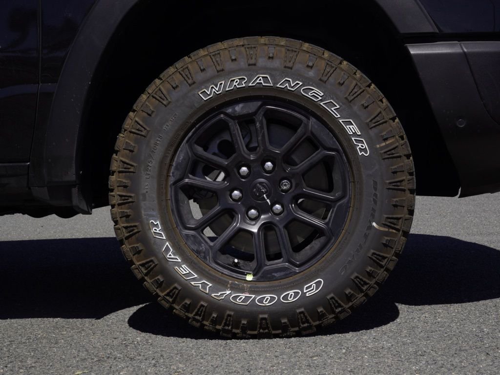 New 2026 Diamond Black Crystal Pearl-Coat Exterior Paint RAM Rebel image 10