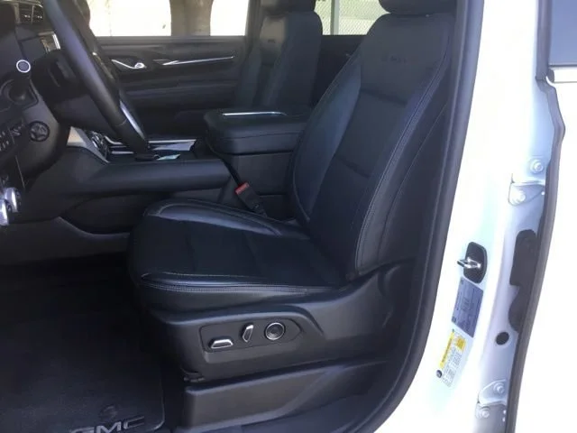 2024 GMC Yukon XL Denali - Photo 18