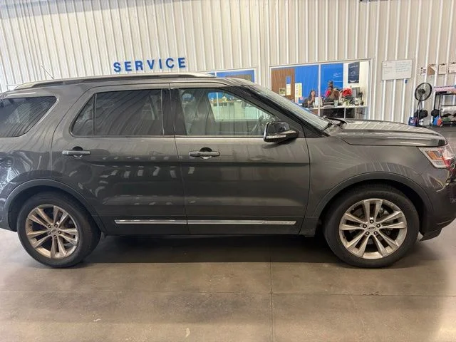 Used 2018 Gray Ford XLT image 6