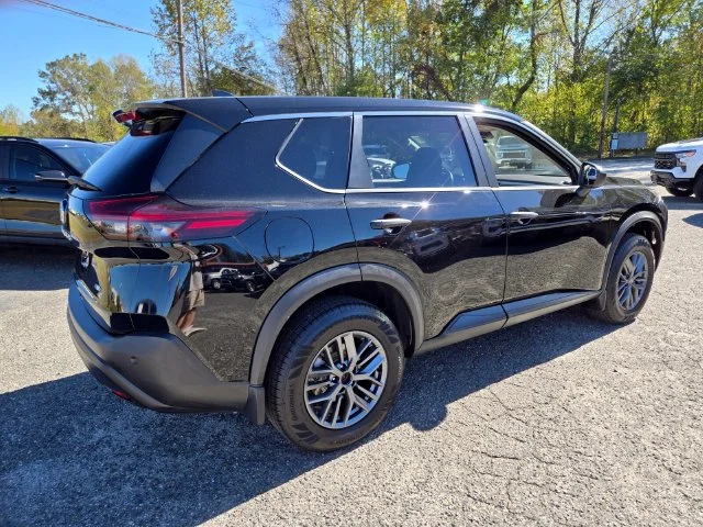 Used 2021 Black Nissan S image 8