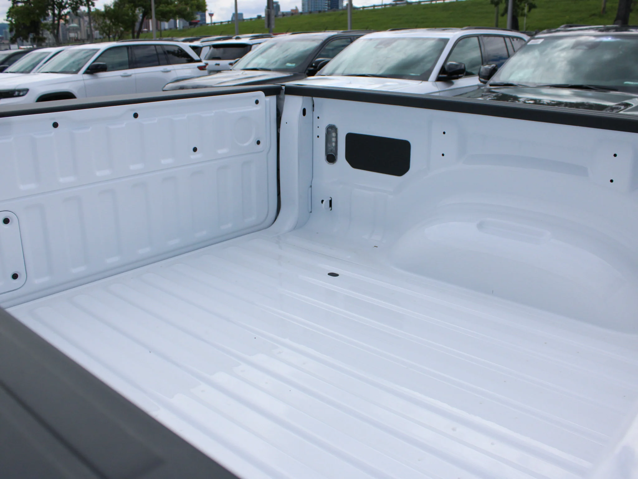 New 2026 White RAM Sport* HEMI V8 image 6