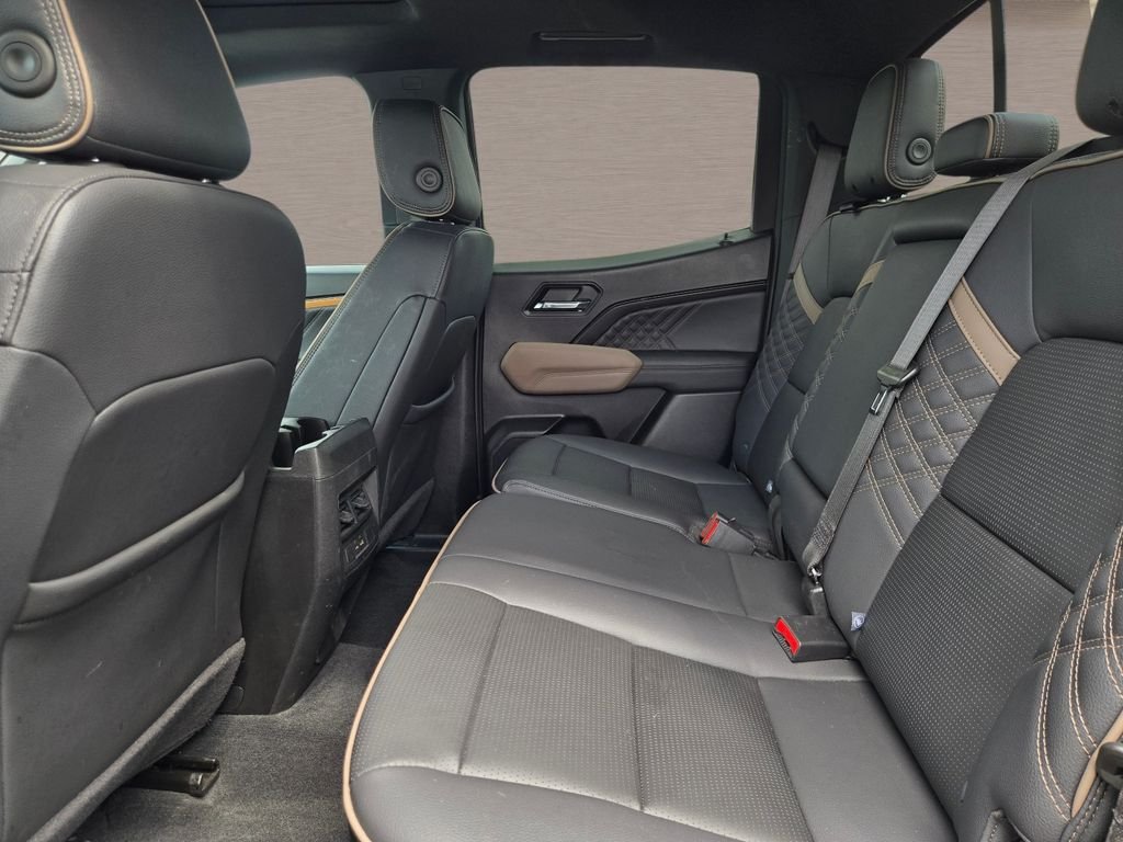 Used 2024 White GMC Denali image 13
