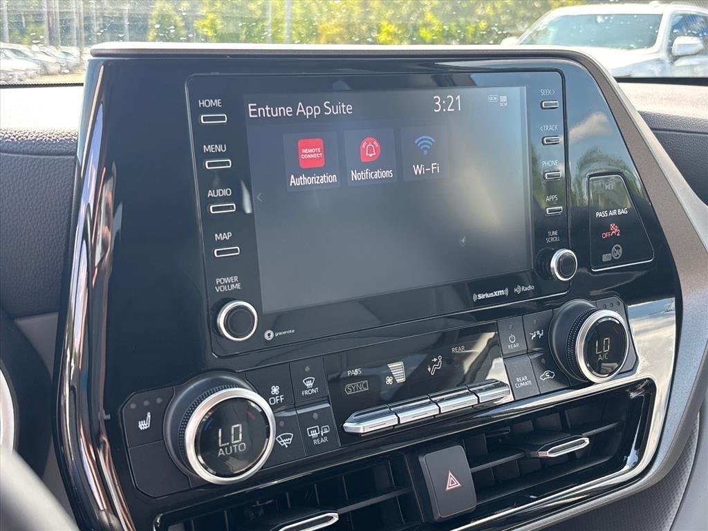 2021 Toyota Highlander XLE - Photo 18