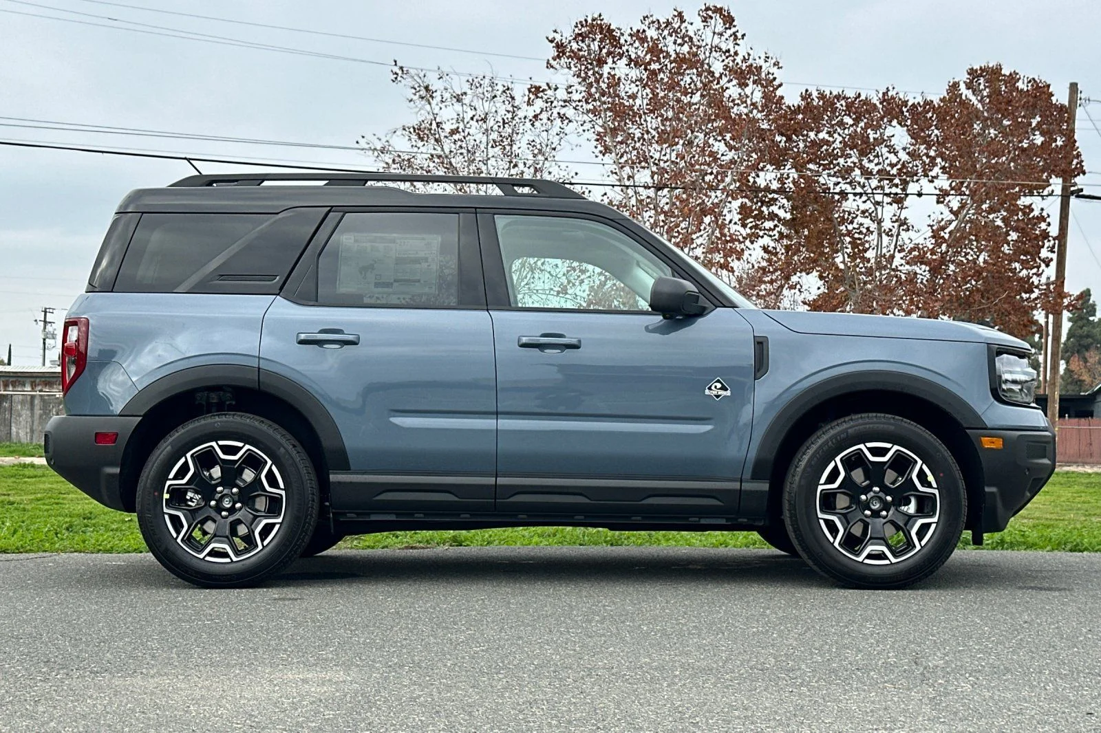 New 2025 Azure Gray Metallic Tri-Coat Ford Outer Banks® image 3