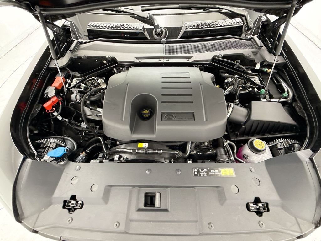 New 2026 Santorini Black Land Rover X-Dynamic SE image 28