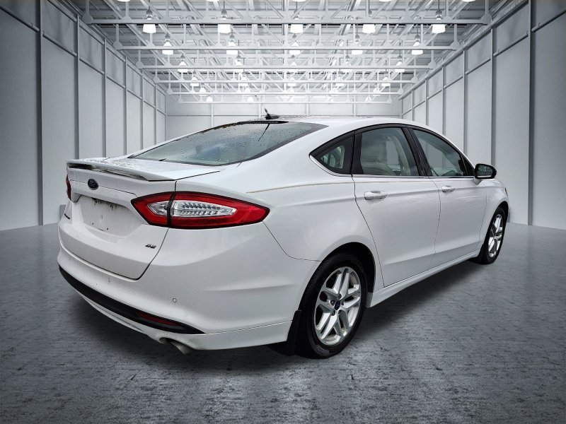 Used 2016 White Ford SE image 4