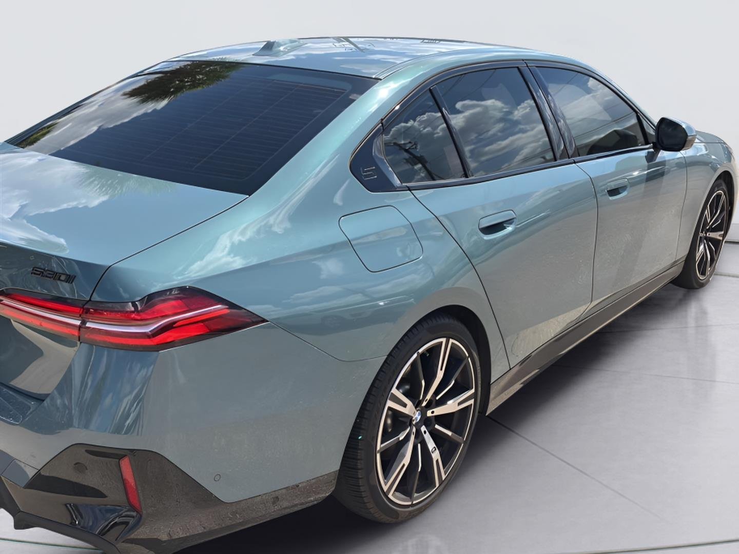 Used 2024 Cape York Green Metallic BMW 530i image 8