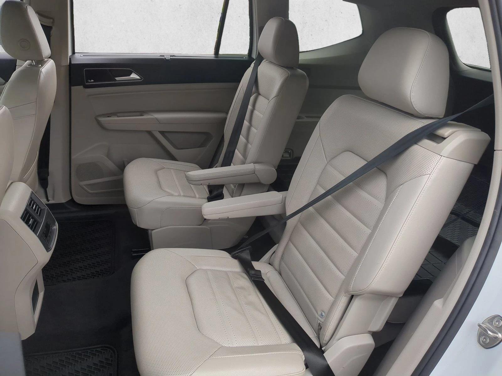 Used 2018 Pure White Volkswagen 3.6L V6 SEL Premium image 20