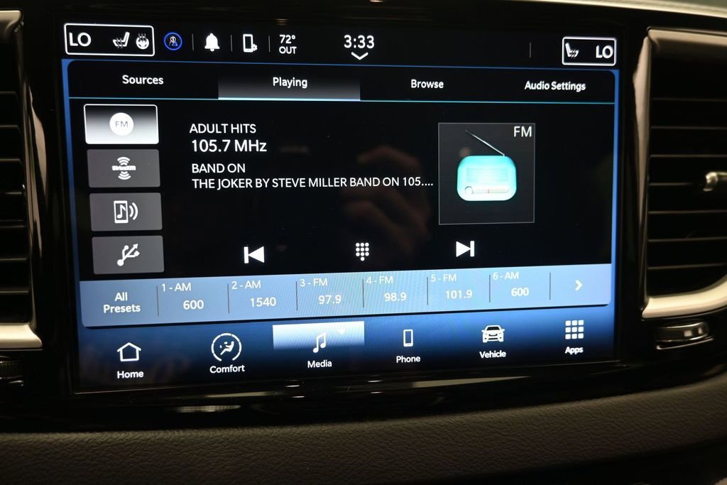 Used 2024 Silver Chrysler Touring L image 22