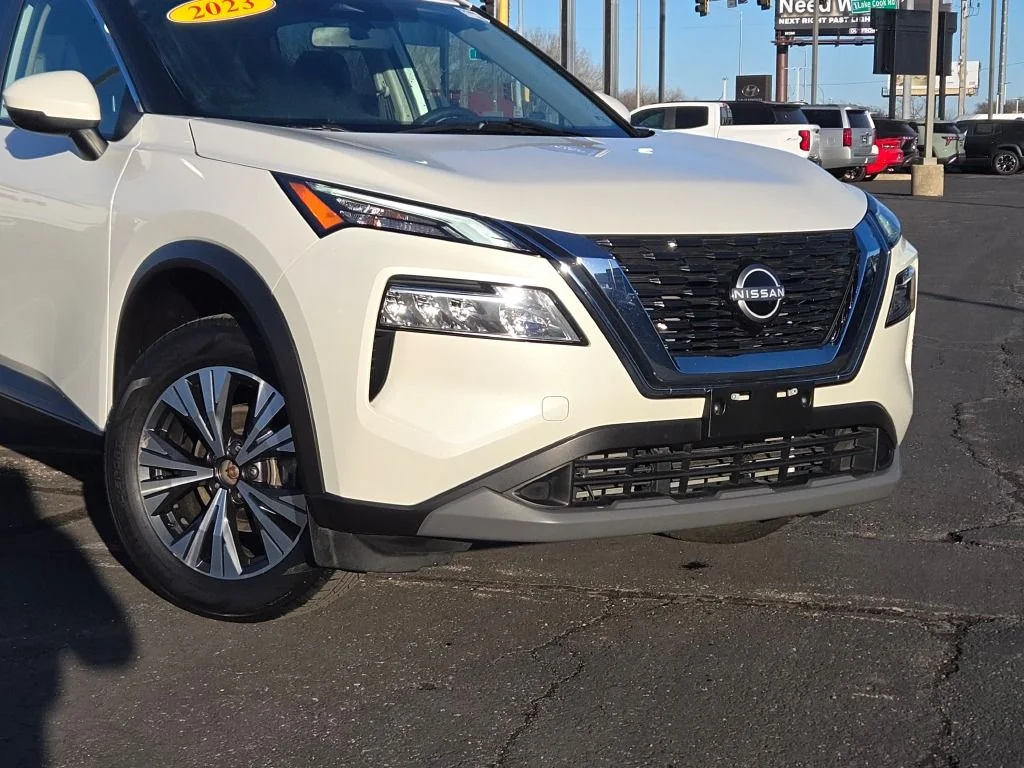 Used 2023 White Nissan SV image 2