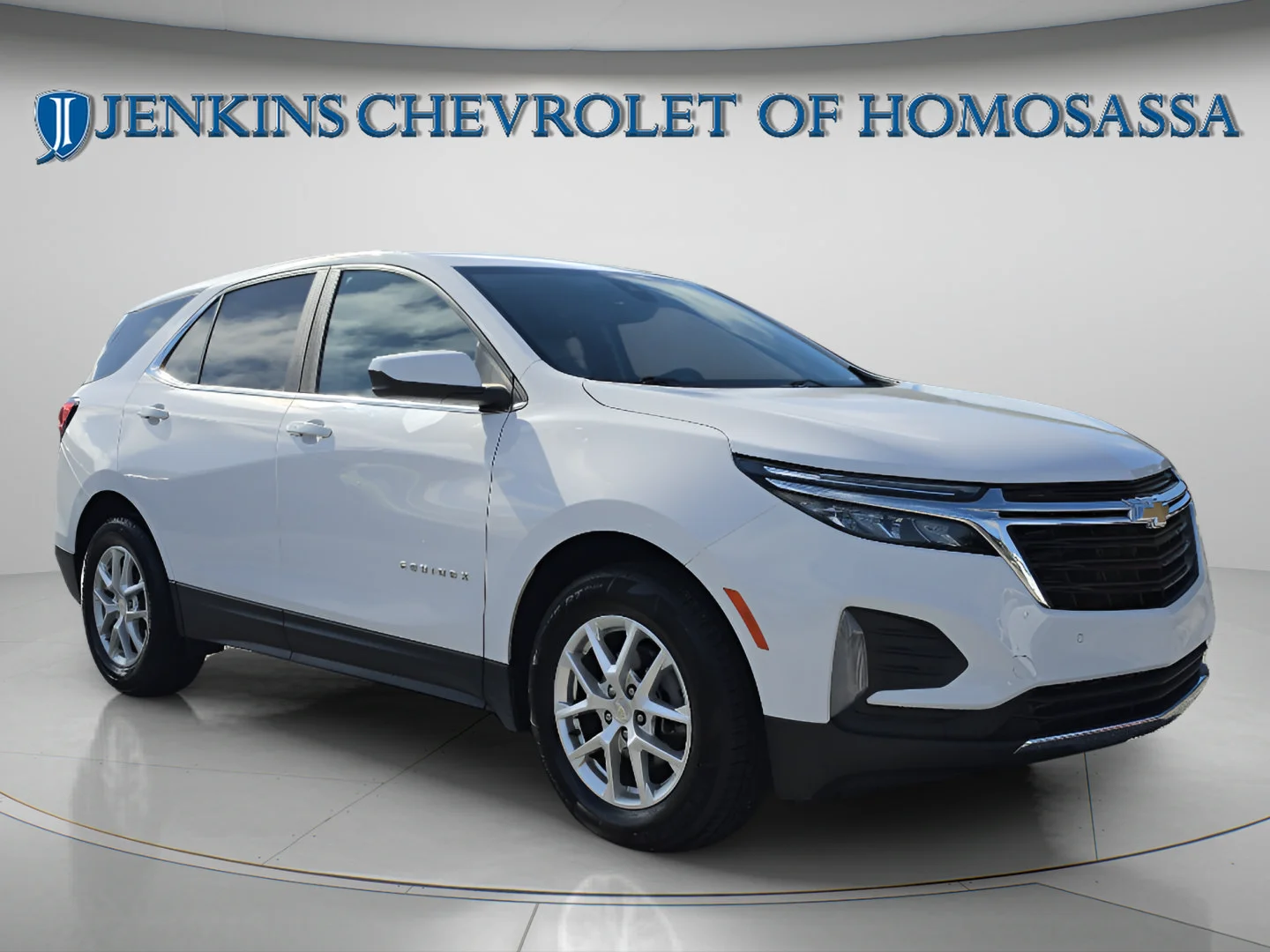 Used 2024 Summit White Chevrolet LT image 1