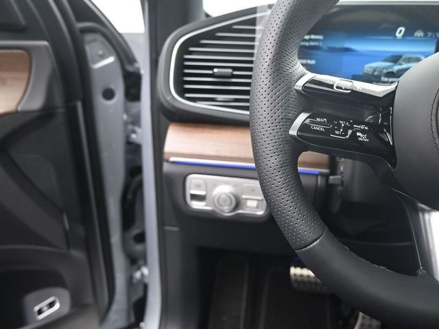 Used 2025 Silver Mercedes-Benz GLS 450 image 28