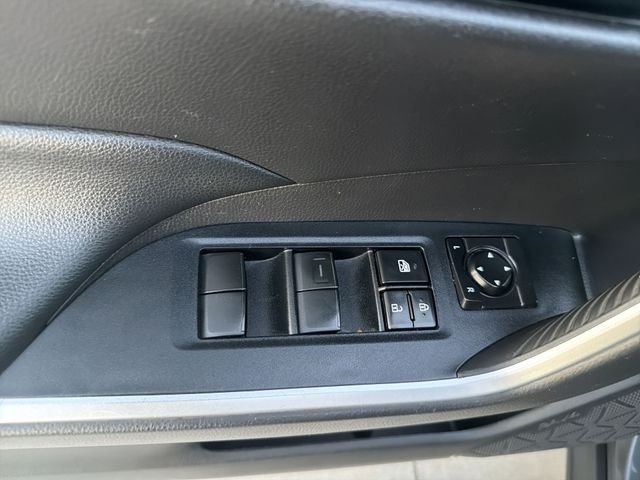 2021 Toyota RAV4 LE - Photo 10