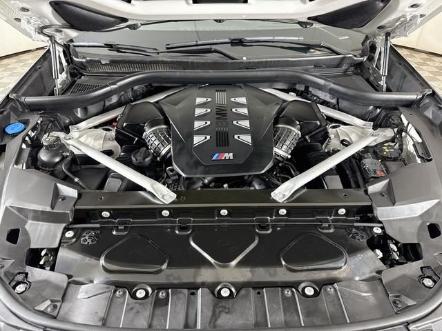 Used 2024 White Metallic BMW M60i image 32