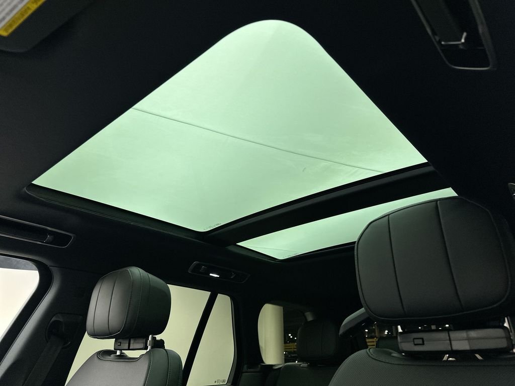 New 2026 Carpathian Grey Land Rover SE image 11