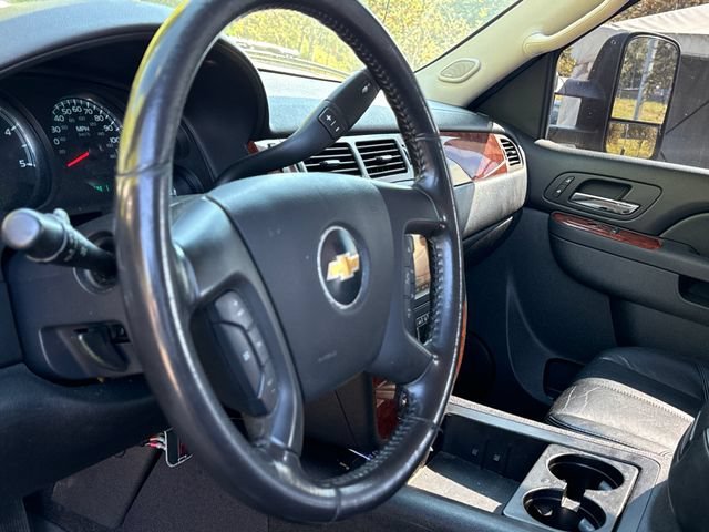 Used 2011 Black Chevrolet LTZ image 13
